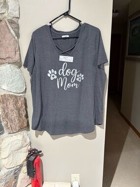 Maurices Charcoal 'Dog Mom' Short Sleeve Tee Size XL